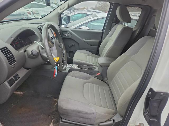 Nissan Frontier S Image 2