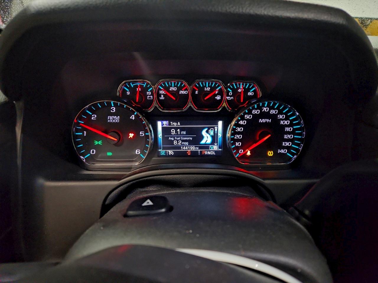 Chevrolet Suburban K1500 Premier Image 6