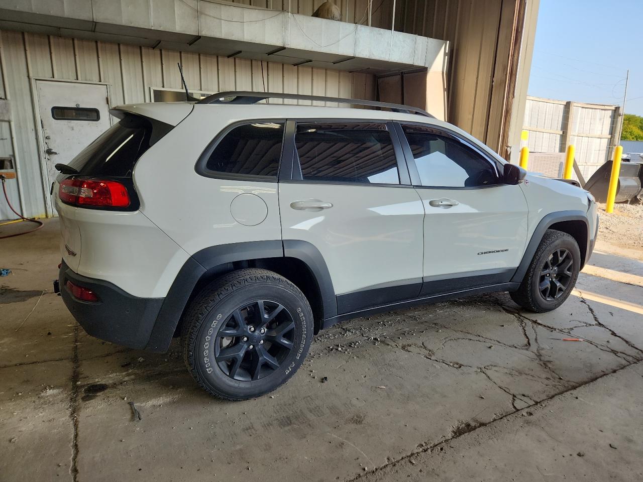 Jeep Cherokee Trailhawk Image 3