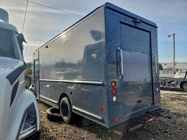 Freightliner Chassis M M Line Walk-in Van Image 5