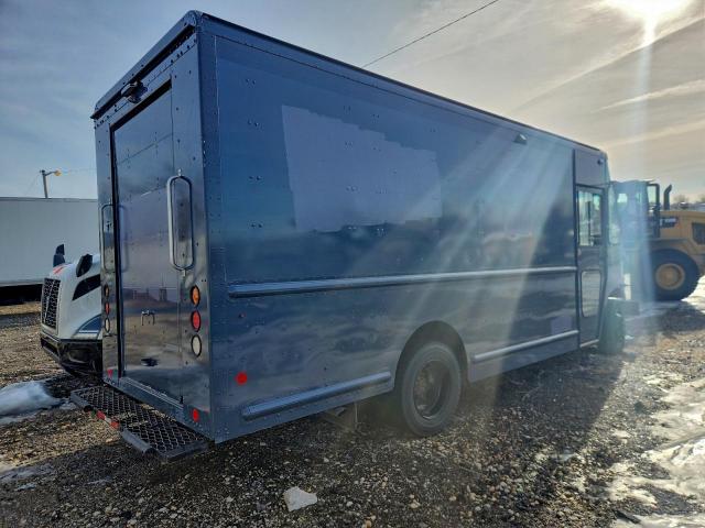 Freightliner Chassis M M Line Walk-in Van Image 2