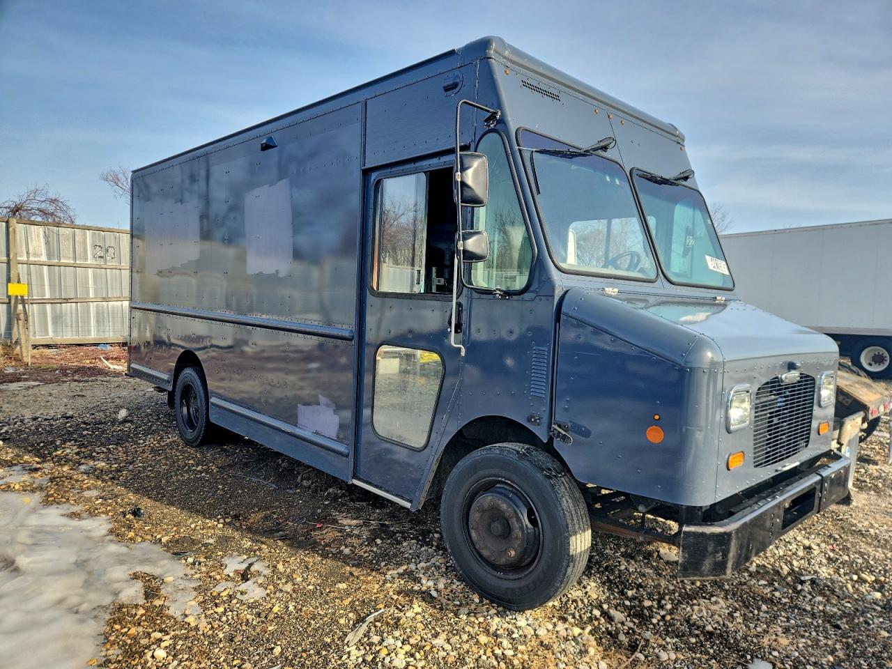 Freightliner Chassis M M Line Walk-in Van Image 3