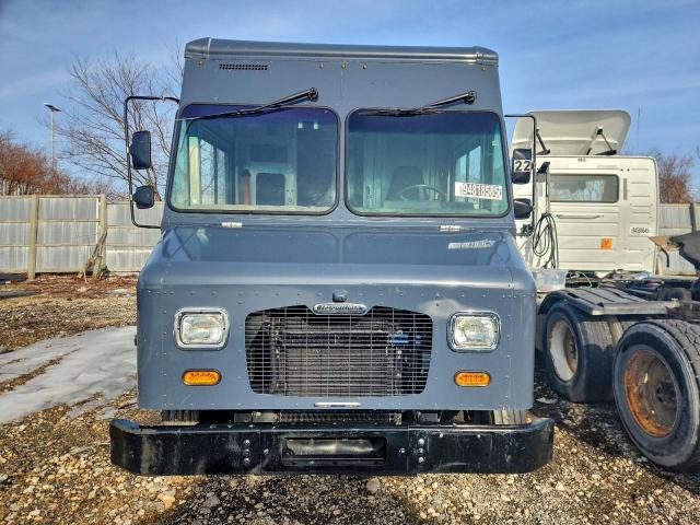 Freightliner Chassis M M Line Walk-in Van Image 6