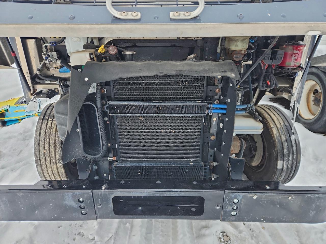 Freightliner Chassis M M Line Walk-in Van Image 11