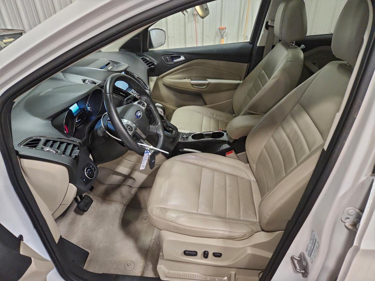 Ford Escape Titanium Image 8