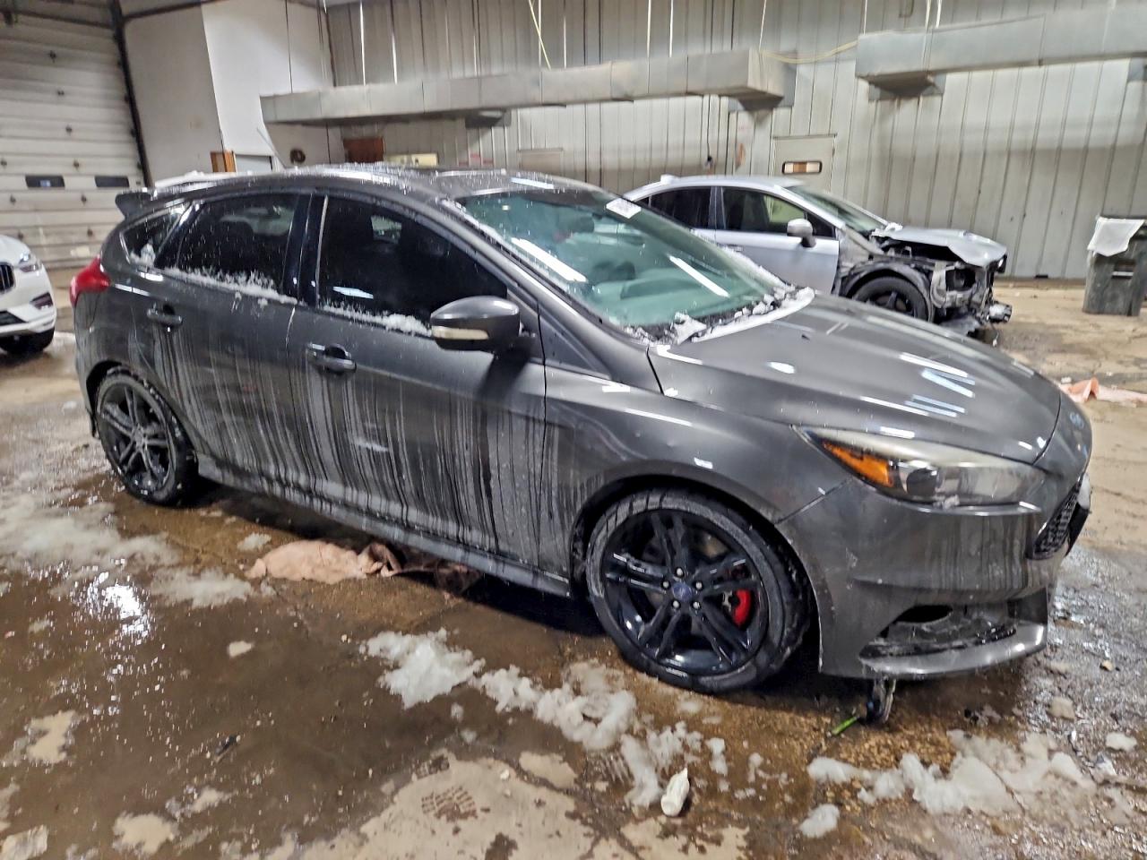 Ford Focus St Image 4