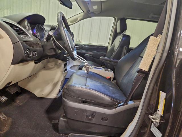 Chrysler Minivan Touring Image 4