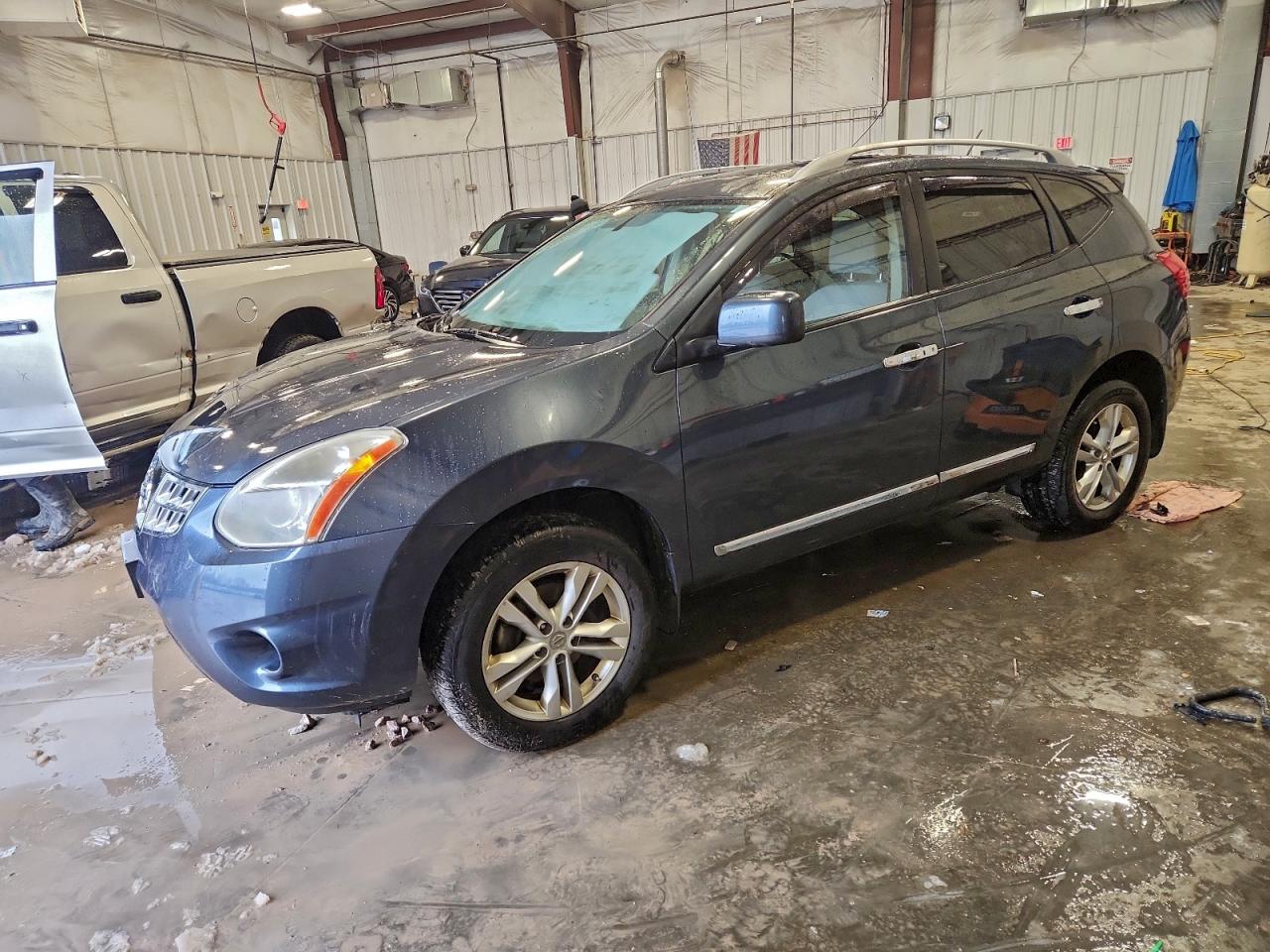Nissan Rogue S Image 1