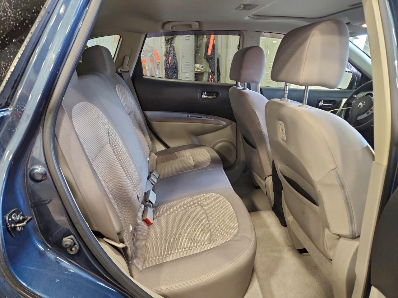 Nissan Rogue S Image 8