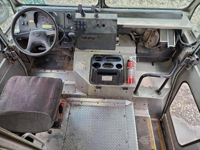 Freightliner Mt45 M Line Walk-in Van Image 4