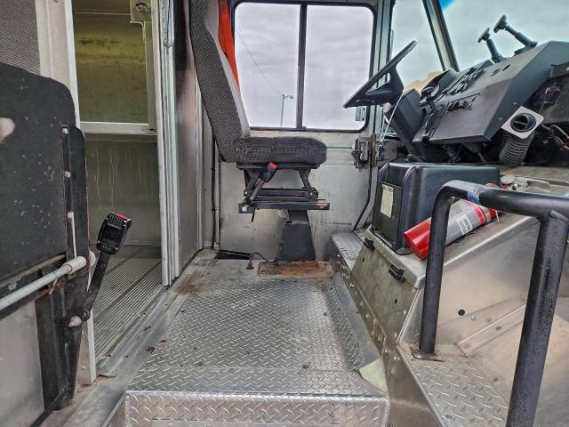Freightliner Mt45 M Line Walk-in Van Image 9