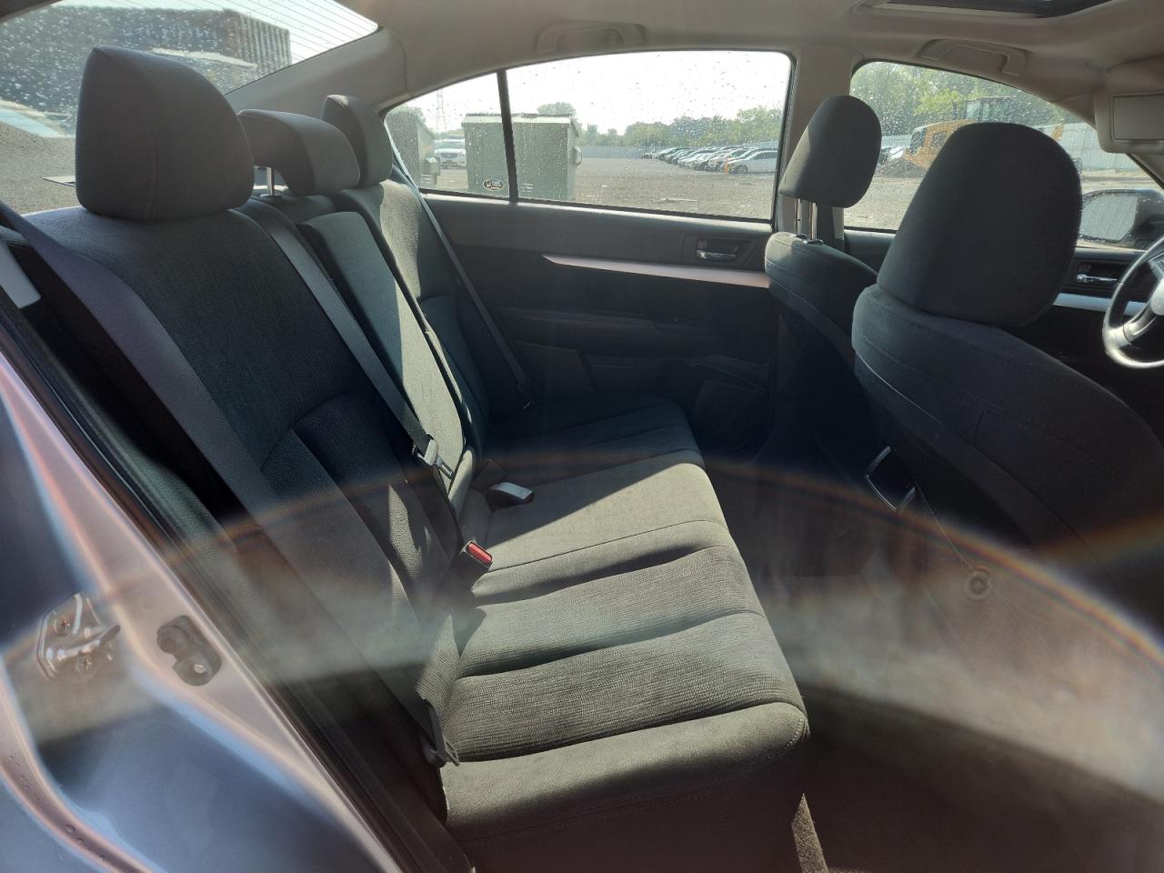 Subaru Legacy 2.5i Premium Image 12