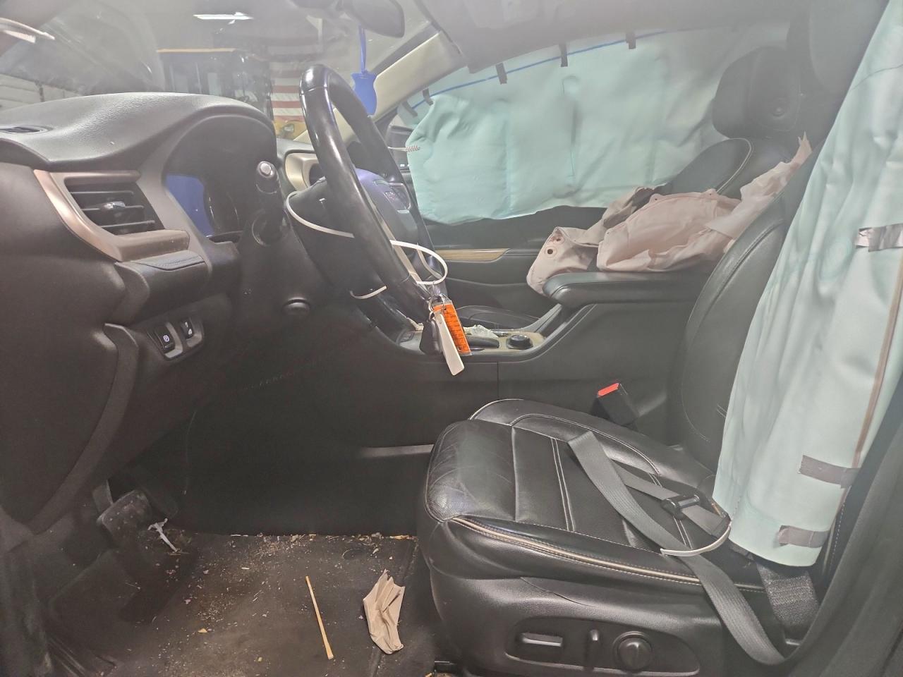 GMC Acadia Denali Image 6