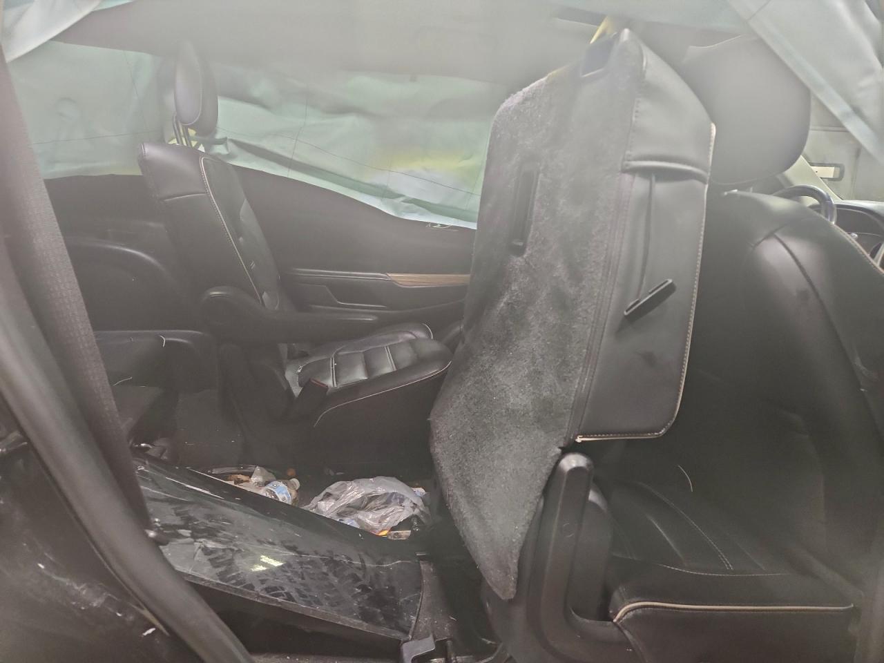 GMC Acadia Denali Image 4