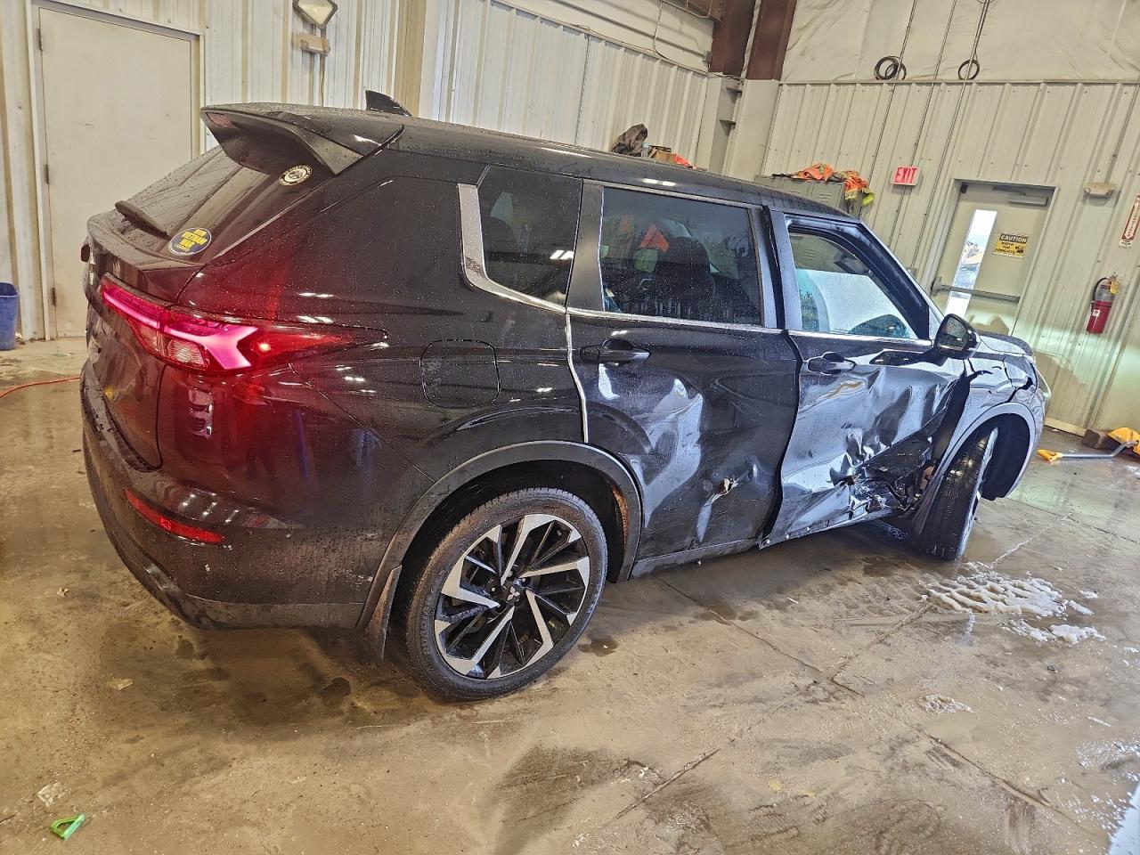 Mitsubishi Outlander Es Image 13