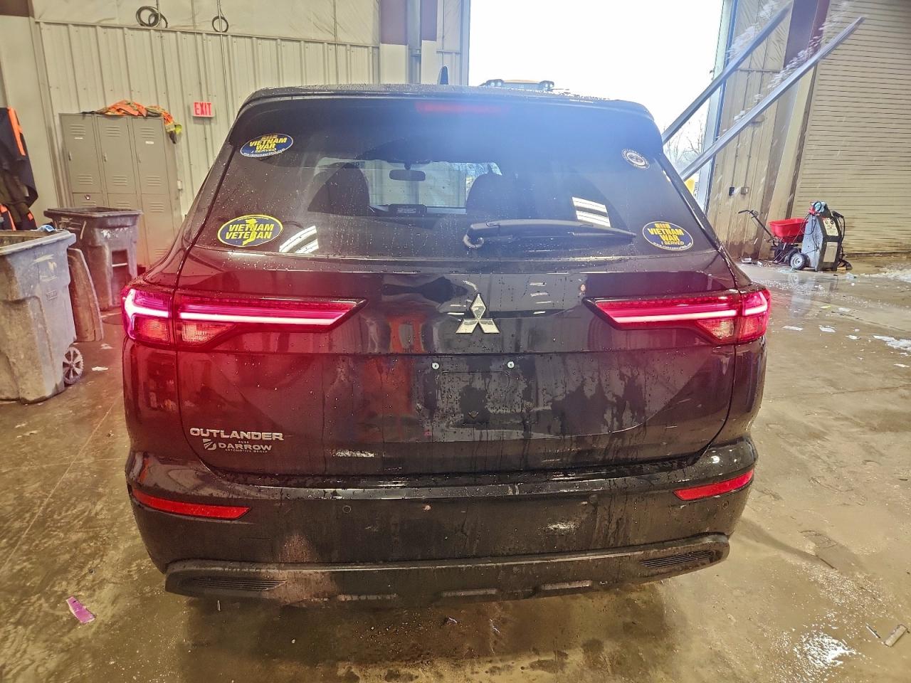 Mitsubishi Outlander Es Image 2