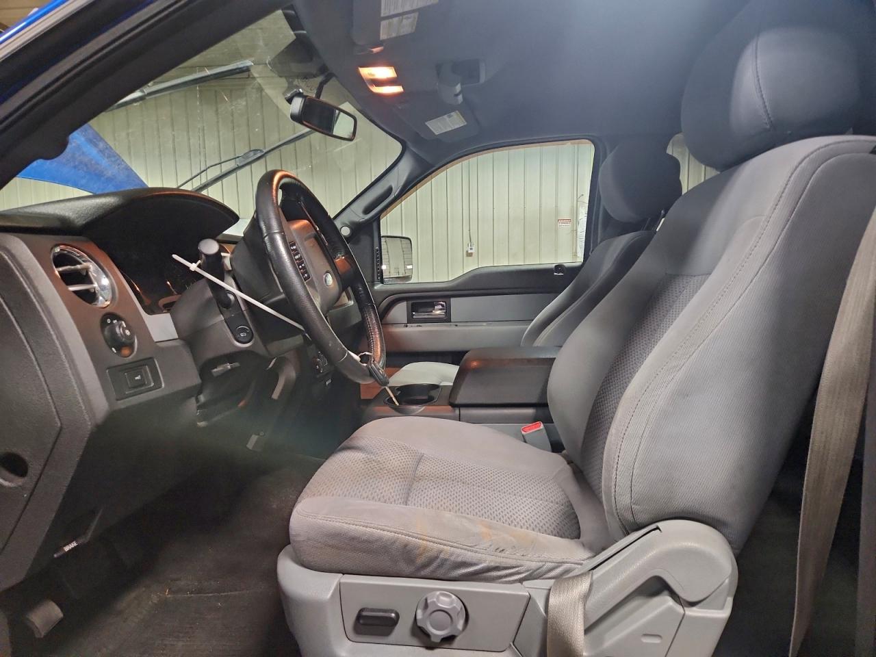 Ford F-150 Supercrew Image 8